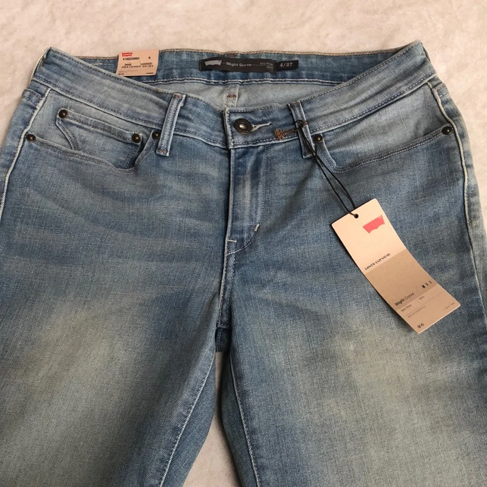Levi's Woman’s Slight Curve Mid Rise Light Blue Slim Jeans Size 4 27X32 - Picture 6 of 13